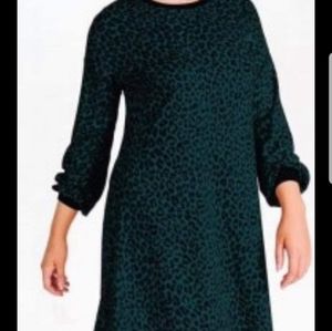Crescent Drive Cheetah bell sleeve Dress